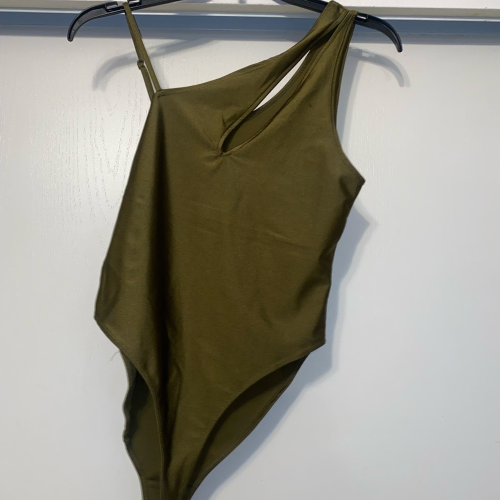 Olive top